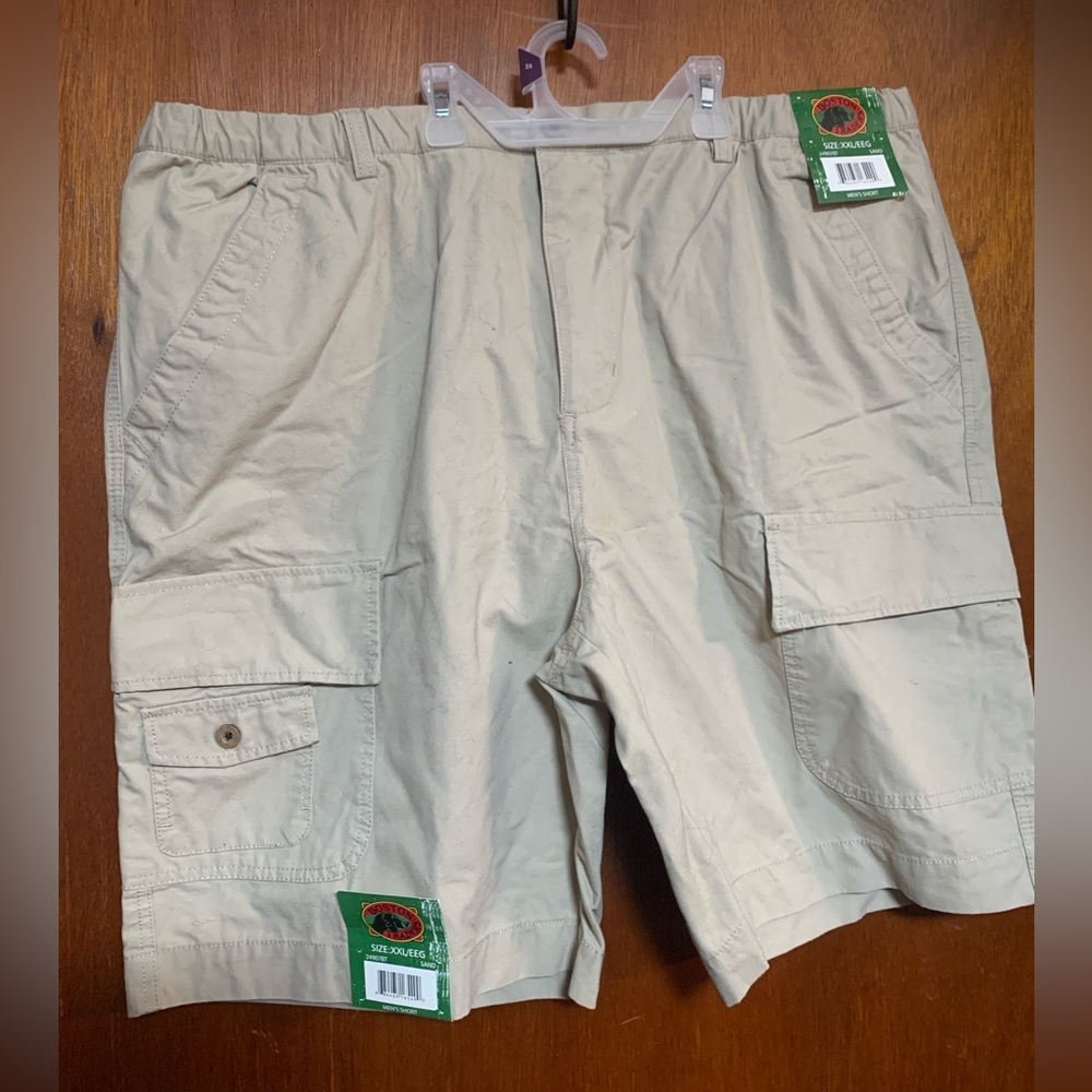 NWT men’s 2X 100% cotton Boston’s traders shorts. Sand color
